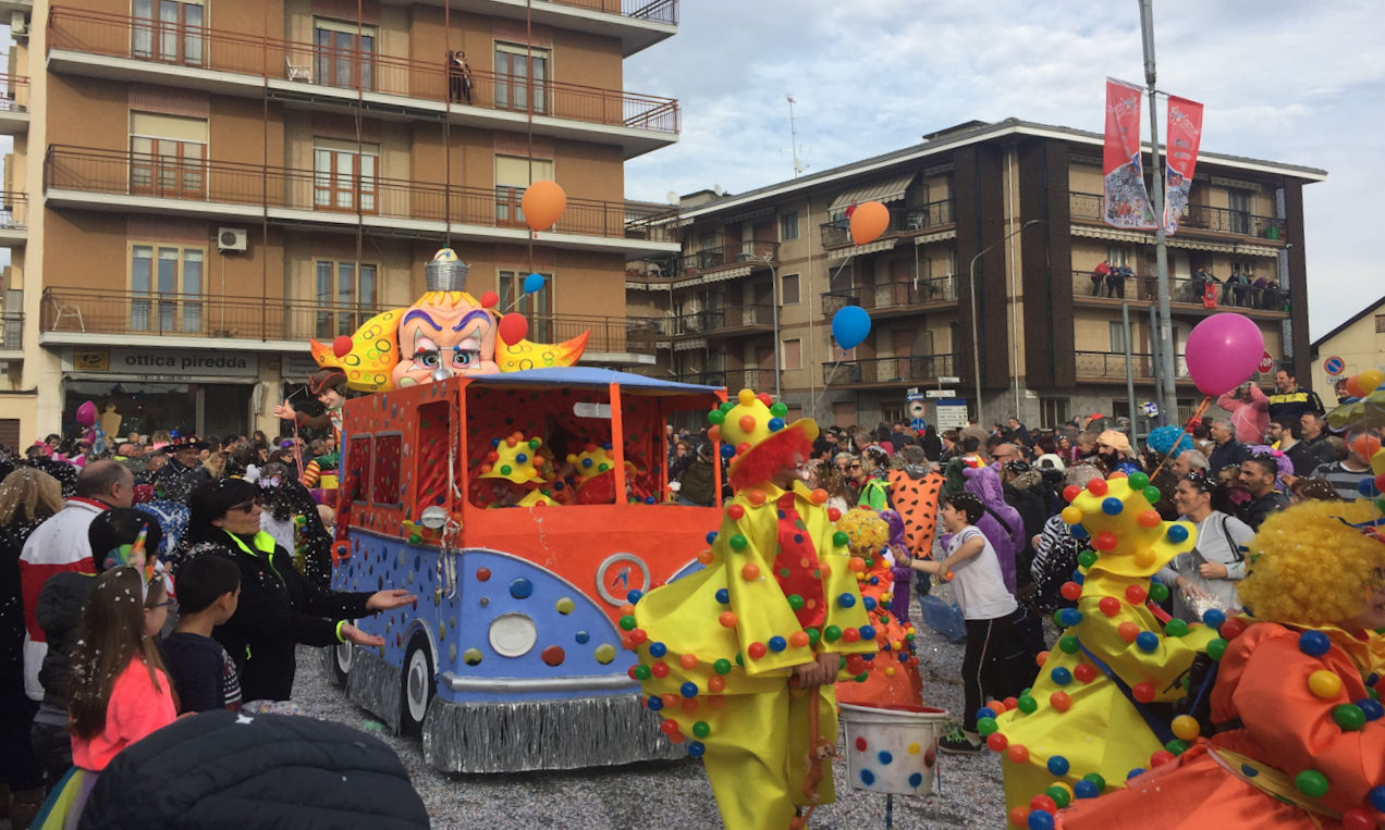 Carnevale di Santhià in camper - Carro Santhià