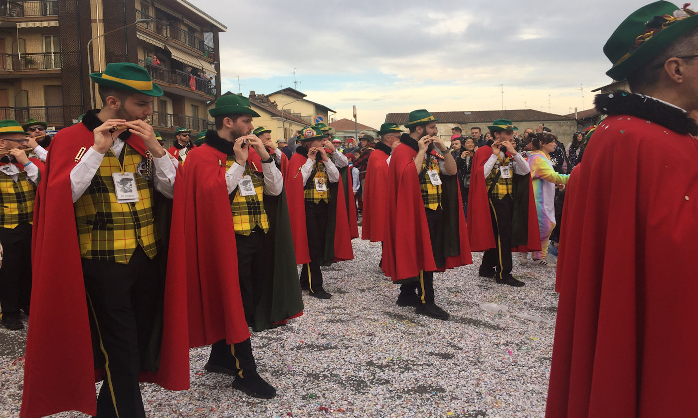 Carnevale di Santhià in camper - Compagnia dei pifferi e tamburi